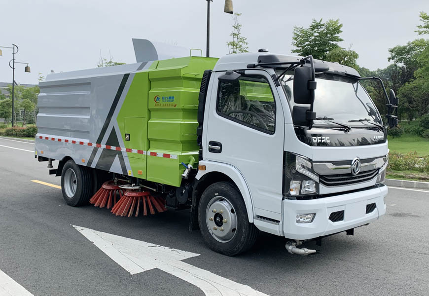 东风8吨扫路车 水2方/尘6方
