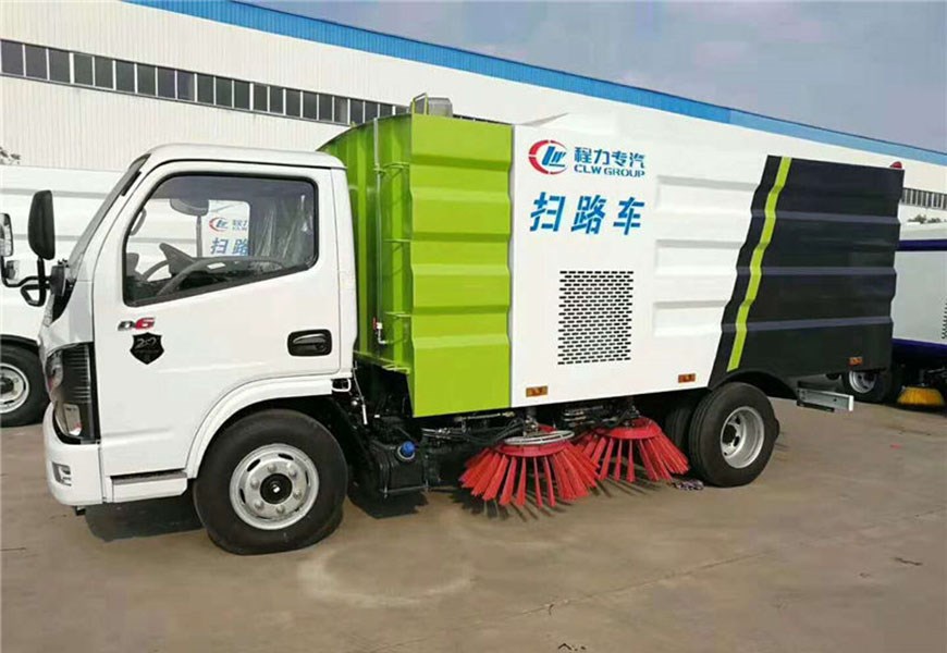 东风5方扫路车 水1.5方/尘4方