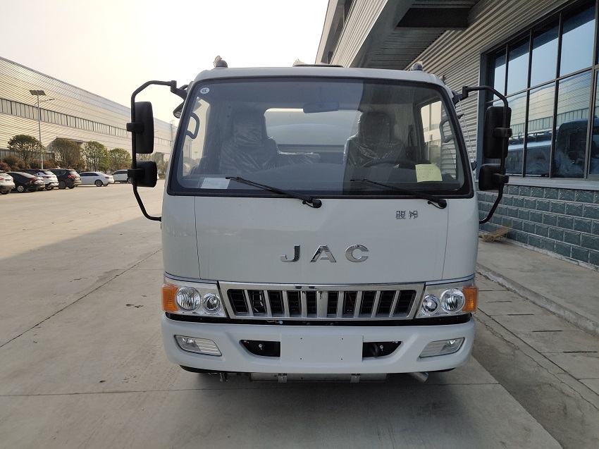 江淮骏铃5吨油罐车