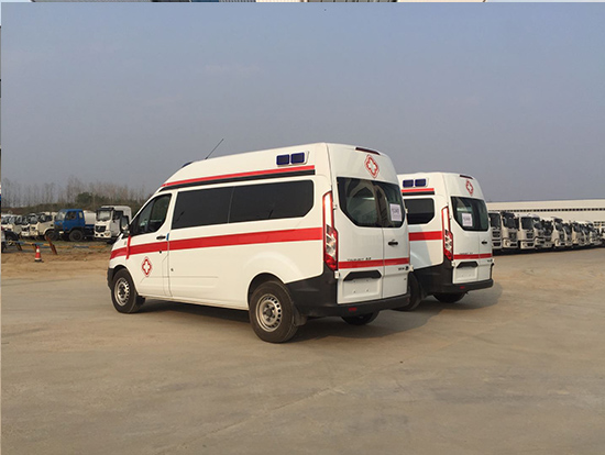 （国六）福特全顺中轴中顶监护型救护车